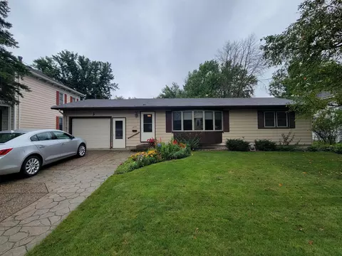 455 E 4th St, Zumbrota, MN 55992