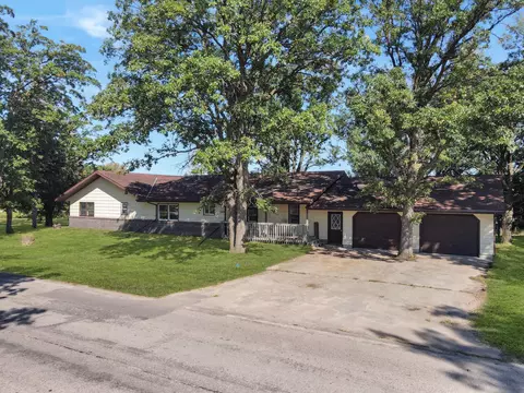 Exterior - 609 University Ave E, Badger, MN 56714 photo 5 of 5