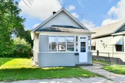 609 E 2nd St, Winona, MN 55987