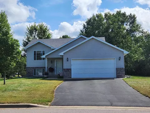 216 Iris Ln NE, Saint Joseph, MN 56374