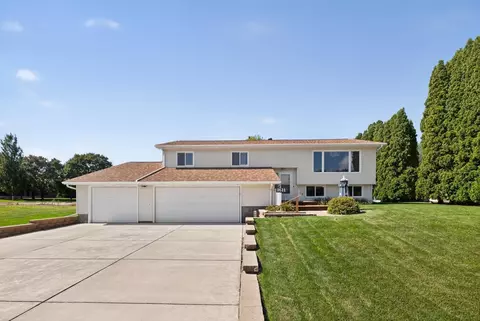 1611 N Oak St, Lake City, MN 55041