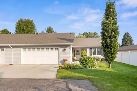 1137 Fairway Ave NW, Hutchinson, MN 55350