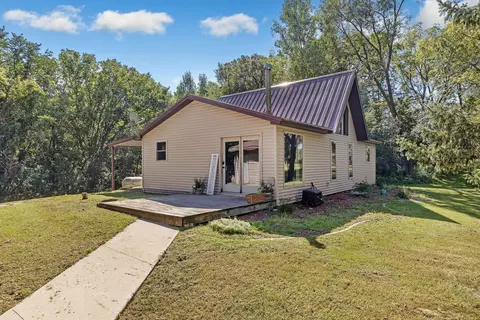22301 5th St NW, New London, MN 56273