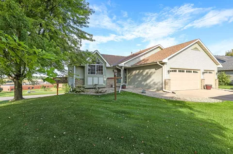 976 Heritage Dr SW, Lonsdale, MN 55046