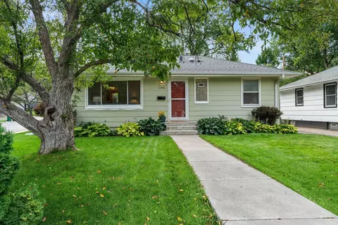 3256 Texas Ave S, Saint Louis Park, MN 55426