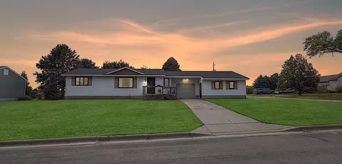 421 9th Ave, Madison, MN 56256