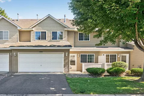 2566 Yellowstone Dr #59, Hastings, MN 55033