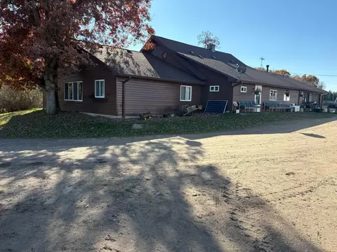 41 County Line Ave, Clear Lake, WI 54005