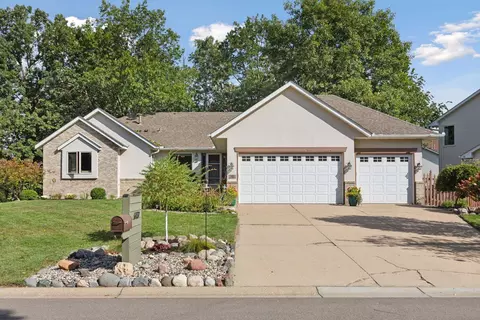 6132 W 144th St, Savage, MN 55378