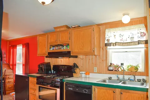 Kitchen - 15179 Demery Rd, Brainerd, MN 56401 photo 2 of 3