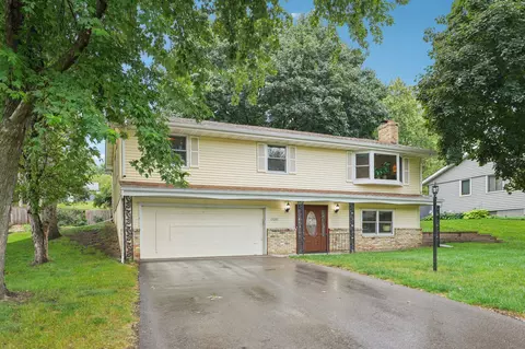 13261 Humboldt Ave S, Burnsville, MN 55337