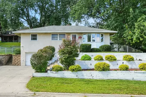 526 9th Ave S, South Saint Paul, MN 55075