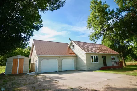 17720 80th St SE, Wahpeton, ND 58075