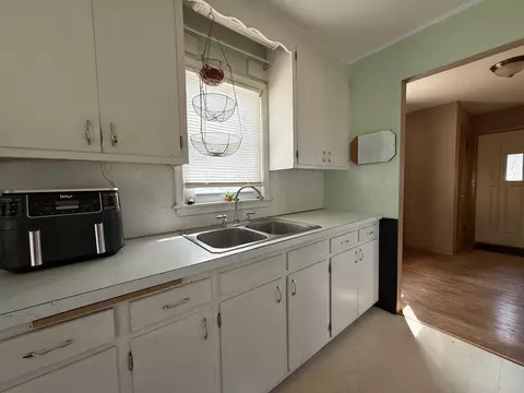 Kitchen - 8369 E River Rd NW, Coon Rapids, MN 55433 photo 3 of 6