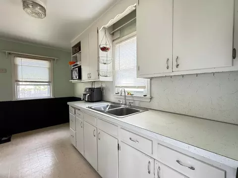Kitchen - 8369 E River Rd NW, Coon Rapids, MN 55433 photo 5 of 6