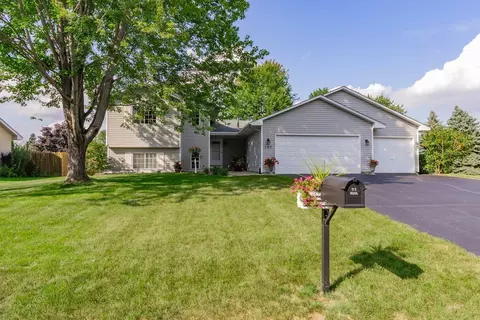 107 Bluestem Ave W, Shakopee, MN 55379