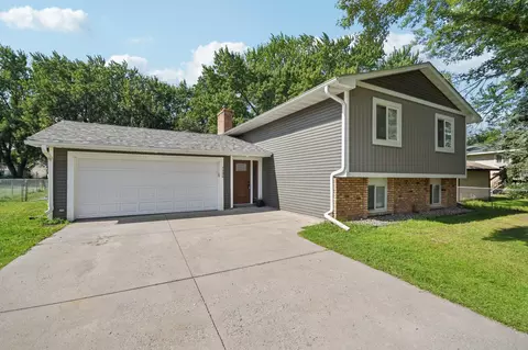 7625 84th Ave N, Brooklyn Park, MN 55445