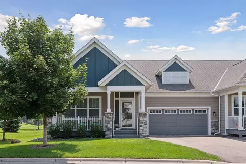 630 Lovell Ave W, Roseville, MN 55113