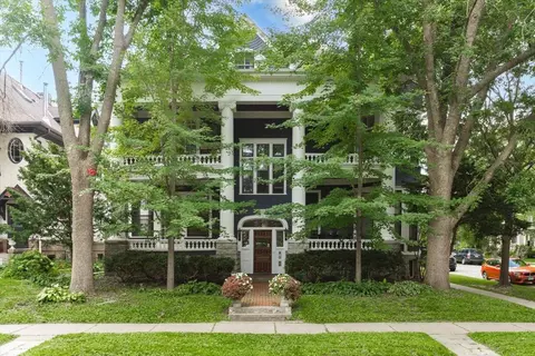 496 Holly Ave #1, Saint Paul, MN 55102