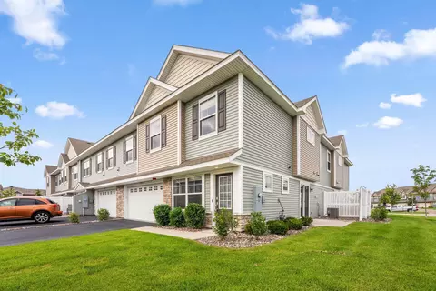 7255 Fall Dr, Hugo, MN 55038