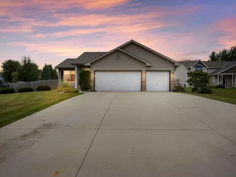 308 Vernica Pl, Watertown, MN 55388