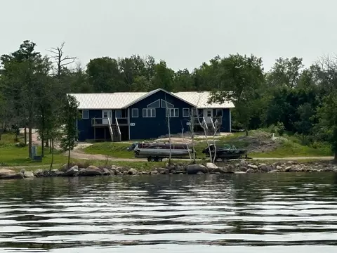 3178 Flag Is, Oak Island, MN 56741