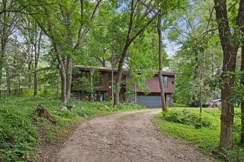 2119 Skyway Dr, Saint Paul, MN 55119
