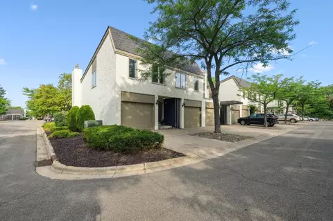 3653 Towndale Dr, Bloomington, MN 55431