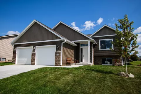 713 State St, Kenyon, MN 55946