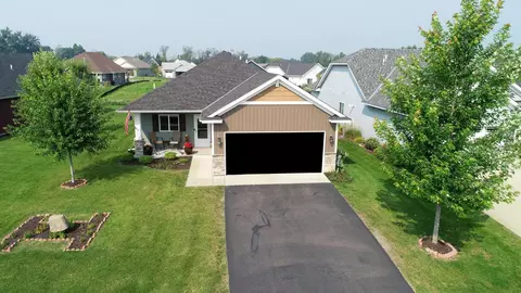 31688 Mcguire Trl, Lindstrom, MN 55045