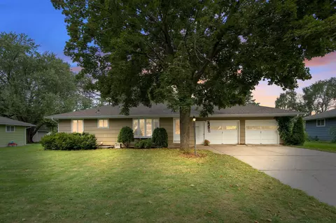Exterior - 3545 148th St W, Rosemount, MN 55068 photo 5 of 10