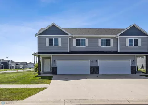 3402 47th Ave S, Fargo, ND 58104