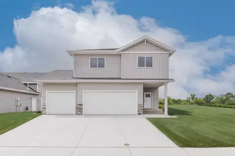 1264 Marlys Dr W, West Fargo, ND 58078