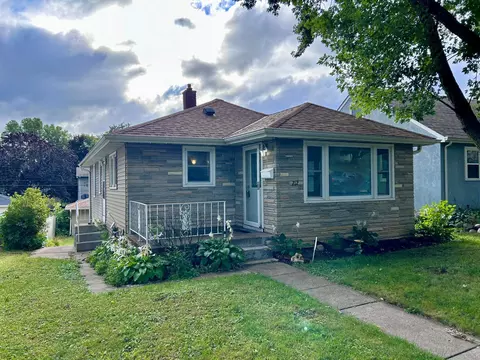 212 11th Ave N, South Saint Paul, MN 55075