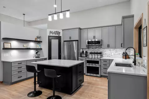 5940 Mc Kinley Pl, Excelsior, MN 55331