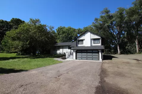 4717 Karen Cir, Minnetonka, MN 55343