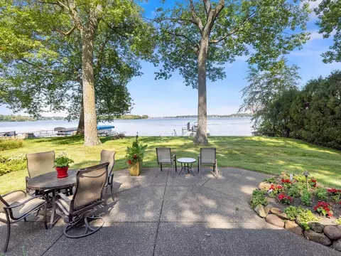 27090 Edgewood Rd, Excelsior, MN 55331