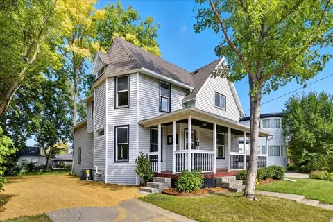 308 W Lyon Ave, Lake City, MN 55041