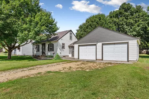 717 Chatham St, Saint Peter, MN 56082 photo 2