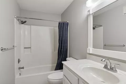 Bath - 1903 Silver Bell Rd #314, Eagan, MN 55122 photo 1 of 1