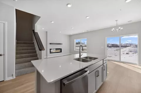 10334 Birchwood Cir, Chaska, MN 55318