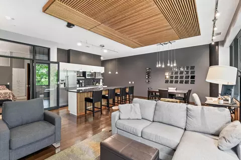 5601 Smetana Dr #208, Minnetonka, MN 55343