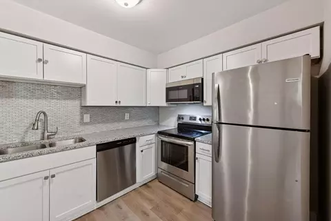 Kitchen - 4714 Lenore Ln, Eagan, MN 55122 photo 3 of 3