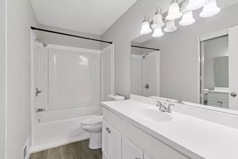 Bath - 4714 Lenore Ln, Eagan, MN 55122 photo 2 of 2