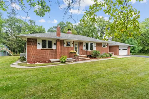 1425 Holly Dr E, Lino Lakes, MN 55038