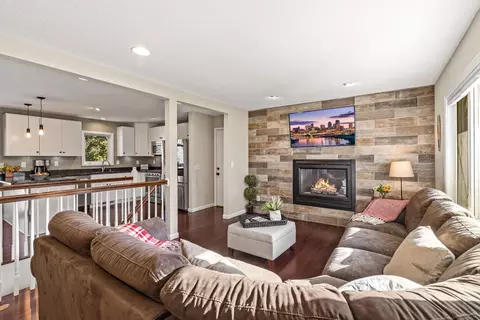 2830 Noel Dr, Little Canada, MN 55117