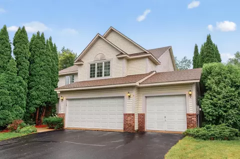 17600 Lenox Cir, Eden Prairie, MN 55347
