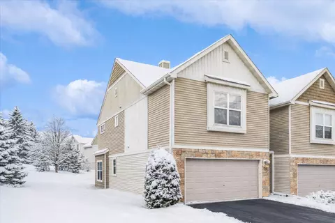 594 Stonewood Ln, Burnsville, MN 55306