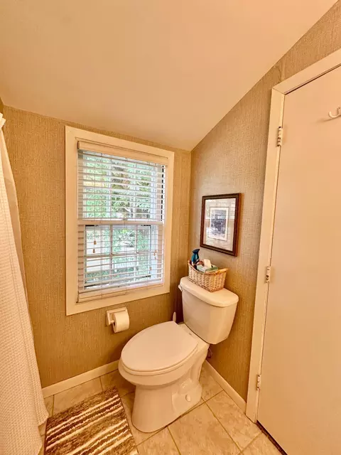 Bath - 638 3rd St, Tracy, MN 56175 photo 2 of 4