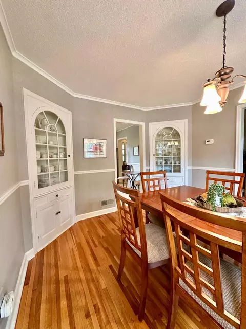 Dining - 638 3rd St, Tracy, MN 56175 photo 2 of 4